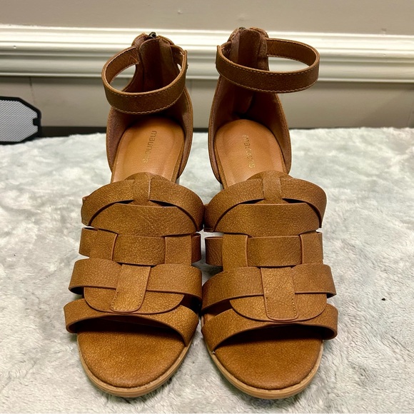 Maurices Sz 9.5 Brown Strappy Block Heel Sandals EUC - Picture 5 of 9